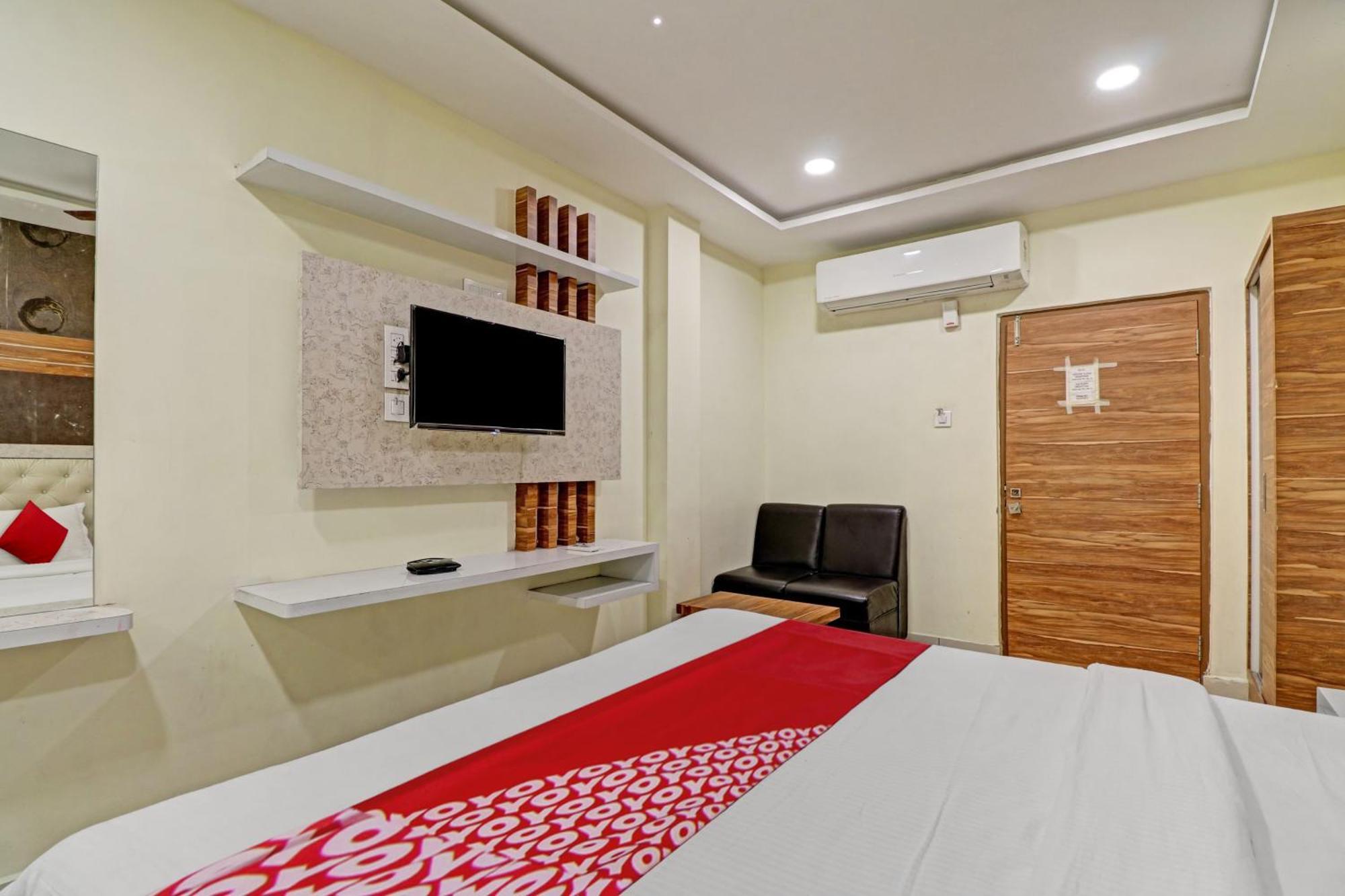 Hotel O Aditya Grand Inn Гунтур Экстерьер фото